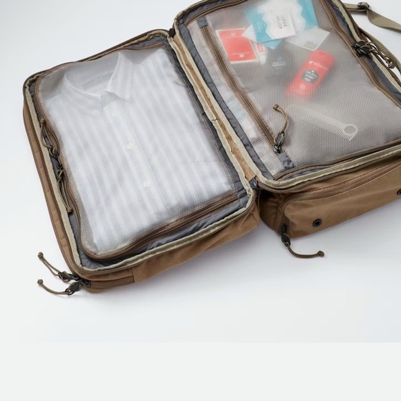 Mystery Ranch x Huckberry Mission Hybrid 40L - Like New - Use Only Once. - Picture 7 of 9